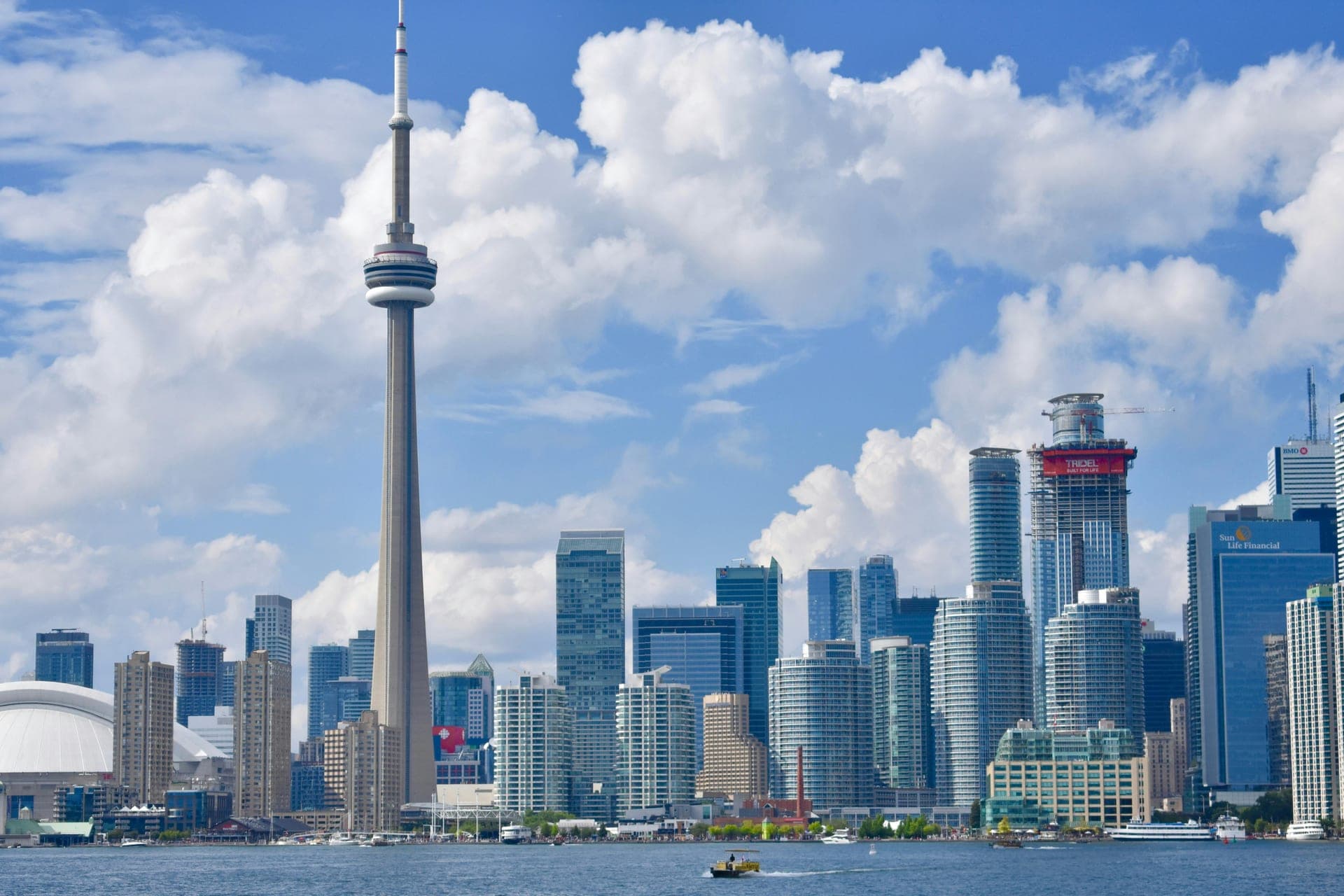 Toronto skyline with the CN Tower